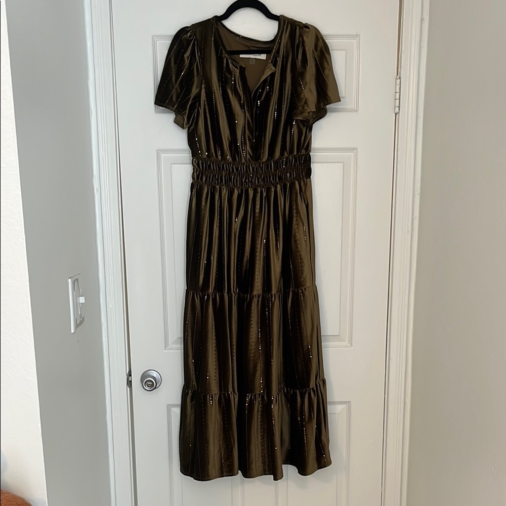 Green Short Sleeve Midi Velvet Dress